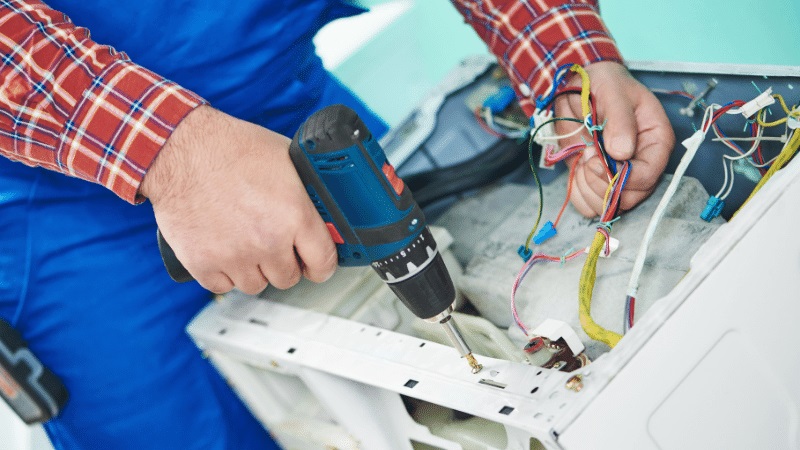 Gaziosmanpaşa İndesit İndesit çamaşır makinesi kart tamiri – Su almama arızası orijinal parça ile giderildi. - Teknik servis örneği